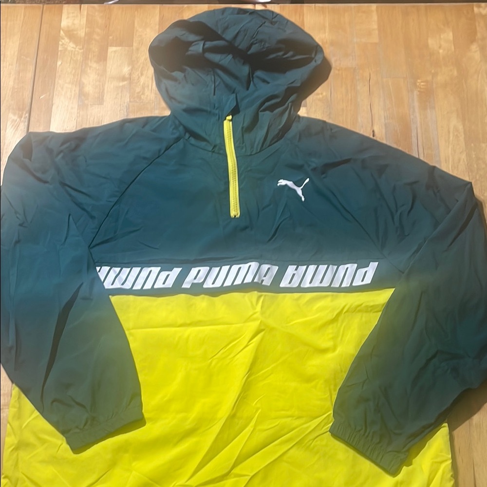 Women’s Puma windbreaker running jacket